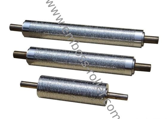 Przemysłowy metalowy wałek do wytłaczania skóry stosowany w drukarniach